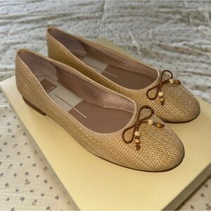 DOLCE VITA “CACY FLAT IN NATURAL” BALLET FLATS IN WOMENS SIZE 7